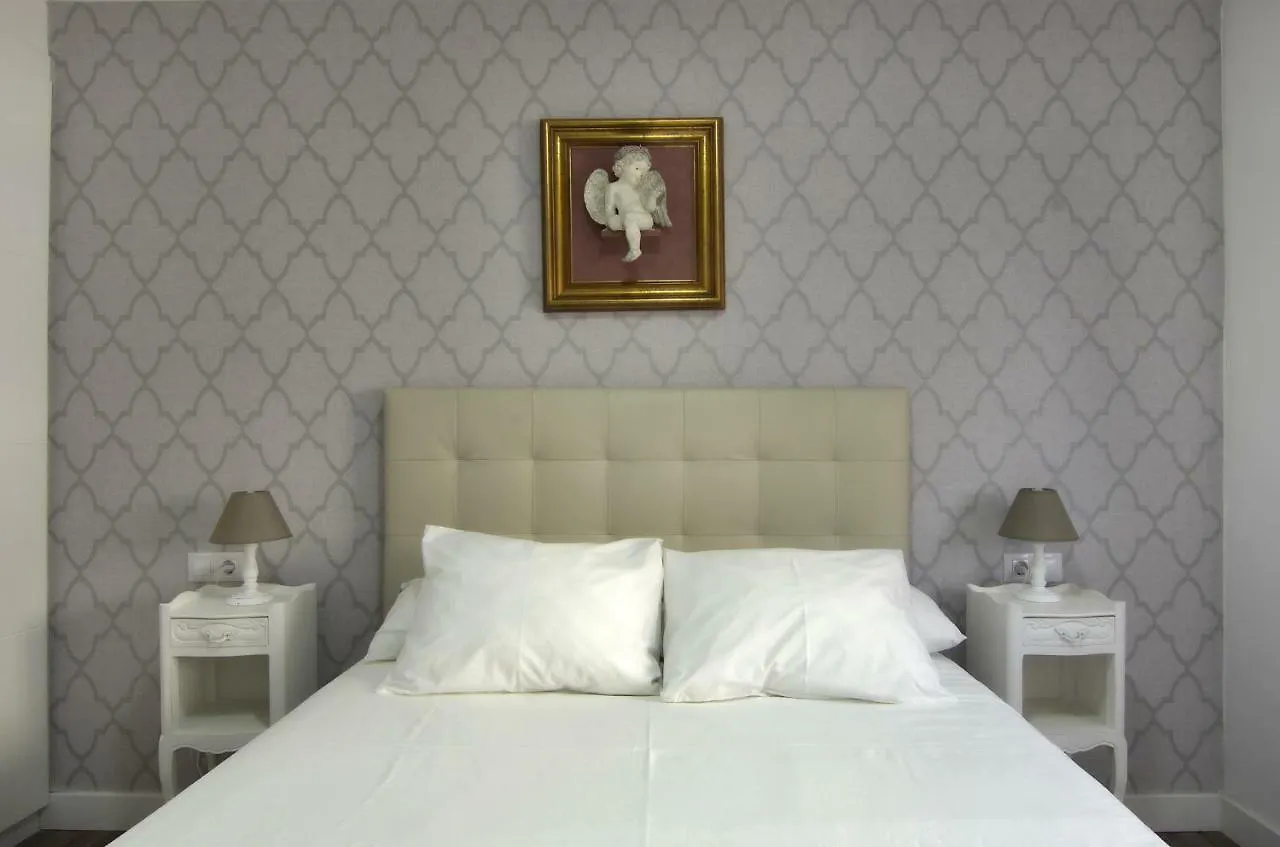 Apartment Ronda Sant Antoni Girona 0*,